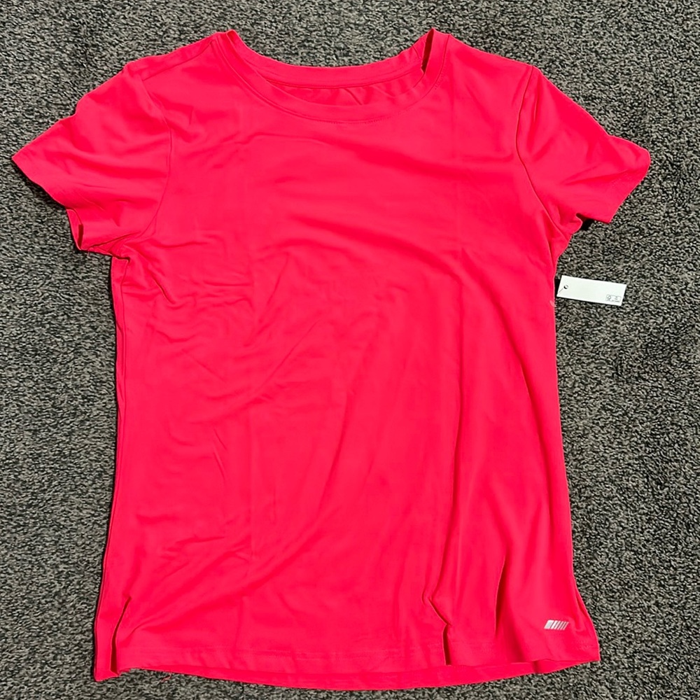 Amazon Essentials - Tech Stretch Pink T-shirt - Medium - NWT